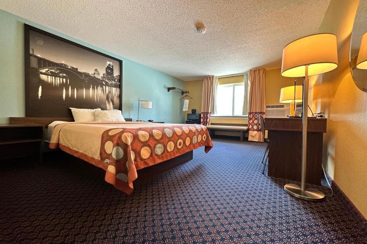 Super 8 By Wyndham Fergus Falls Esterno foto
